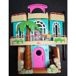 Fisher Price Loving Family Sweet Streets Beach House 75118 Rare HTF Dollhouse Pl